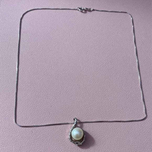 Sterling Silver Necklace with Pearl Pendant - Picture 1 of 4